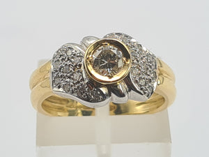 0449: Vintage: 18ct Gold Art Deco Style 21 Diamonds Ring- sparkling symmetry