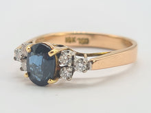 Load image into Gallery viewer, 0682: Vintage: 18ct Gold Cornflower Blue 6 Diamonds Trefoil Set Ring
