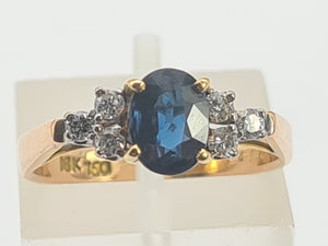 0682: Vintage: 18ct Gold Cornflower Blue 6 Diamonds Trefoil Set Ring