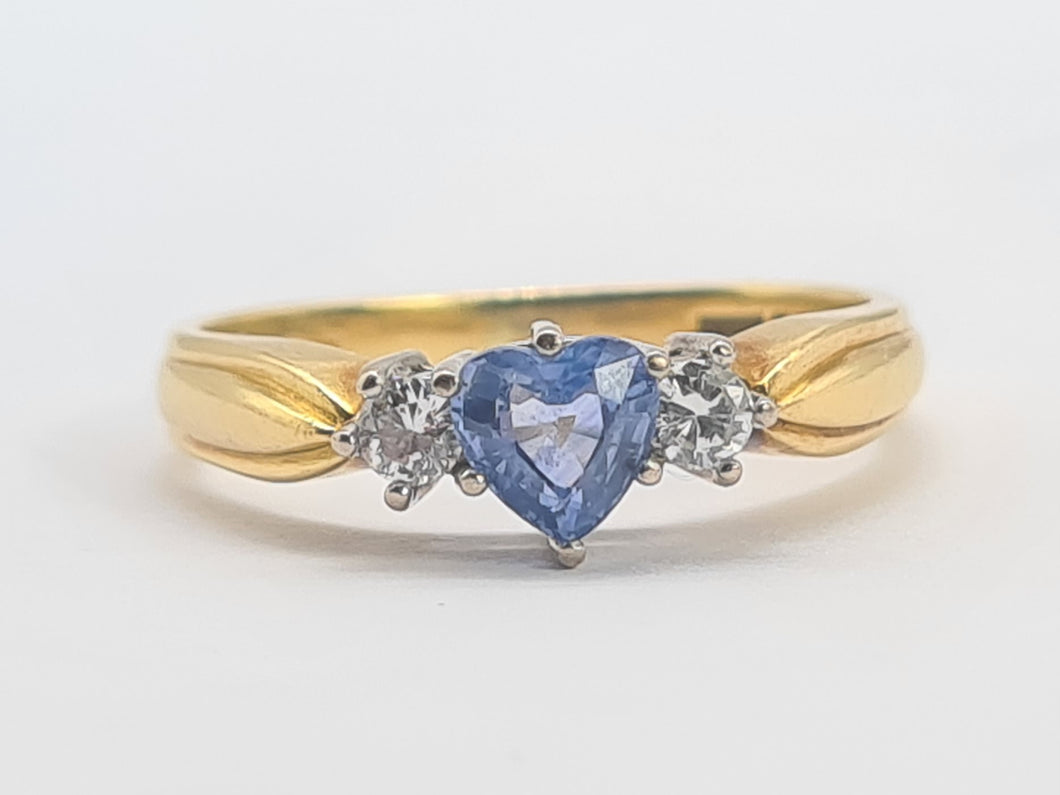 0691: Vintage: 18ct Gold Heart-Cut Ceylon Blue Sapphire Diamonds Ring=- Date-Mark 1990