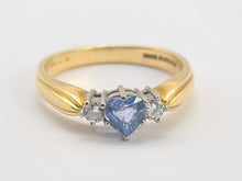 Load image into Gallery viewer, 0691: Vintage: 18ct Gold Heart-Cut Ceylon Blue Sapphire Diamonds Ring=- Date-Mark 1990
