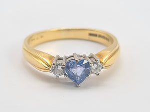 0691: Vintage: 18ct Gold Heart-Cut Ceylon Blue Sapphire Diamonds Ring=- Date-Mark 1990