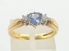 Load image into Gallery viewer, 0691: Vintage: 18ct Gold Heart-Cut Ceylon Blue Sapphire Diamonds Ring=- Date-Mark 1990
