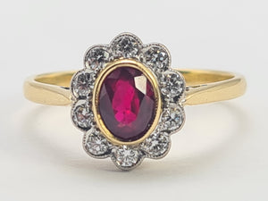 0770: Vintage 18ct Gold Ruby 10 Diamonds Flower Head Ring- exquisite