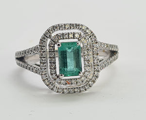 0137: 18ct White Gold Emerald Diamonds Art Deco  Style Ring- truly exquisite