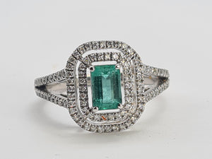 0137: 18ct White Gold Emerald Diamonds Art Deco  Style Ring- truly exquisite