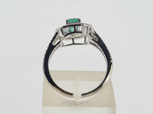 0137: 18ct White Gold Emerald Diamonds Art Deco  Style Ring- truly exquisite