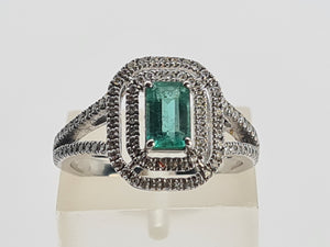 0137: 18ct White Gold Emerald Diamonds Art Deco  Style Ring- truly exquisite