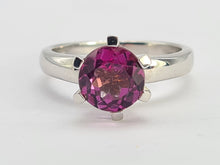 Load image into Gallery viewer, 0559: Vintage: 9ct White Gold Vivid Round Cut Purple/Hot pink Sapphire- LUSH!
