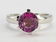 Load image into Gallery viewer, 0559: Vintage: 9ct White Gold Vivid Round Cut Purple/Hot pink Sapphire- LUSH!
