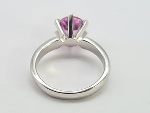 0559: Vintage: 9ct White Gold Vivid Round Cut Purple/Hot pink Sapphire- LUSH!