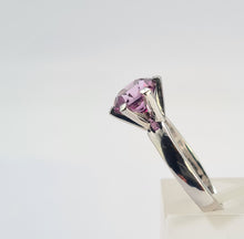 Load image into Gallery viewer, 0559: Vintage: 9ct White Gold Vivid Round Cut Purple/Hot pink Sapphire- LUSH!
