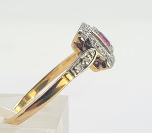 0669: Art Deco- 18ct Gold Ruby 18 Diamonds Geometric Set ring,