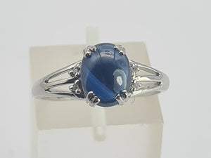 0738: Vintage: 9ct Gold Cabochon French Blue Sapphire Diamonds Ring- crisp, clean , eye candy