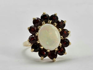 0775: Vintage: 9ct Gold White Opal Red Garnets Flower- Head Cocktail Ring- Date-Mark 1977