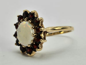 0775: Vintage: 9ct Gold White Opal Red Garnets Flower- Head Cocktail Ring- Date-Mark 1977