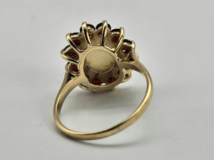 0775: Vintage: 9ct Gold White Opal Red Garnets Flower- Head Cocktail Ring- Date-Mark 1977