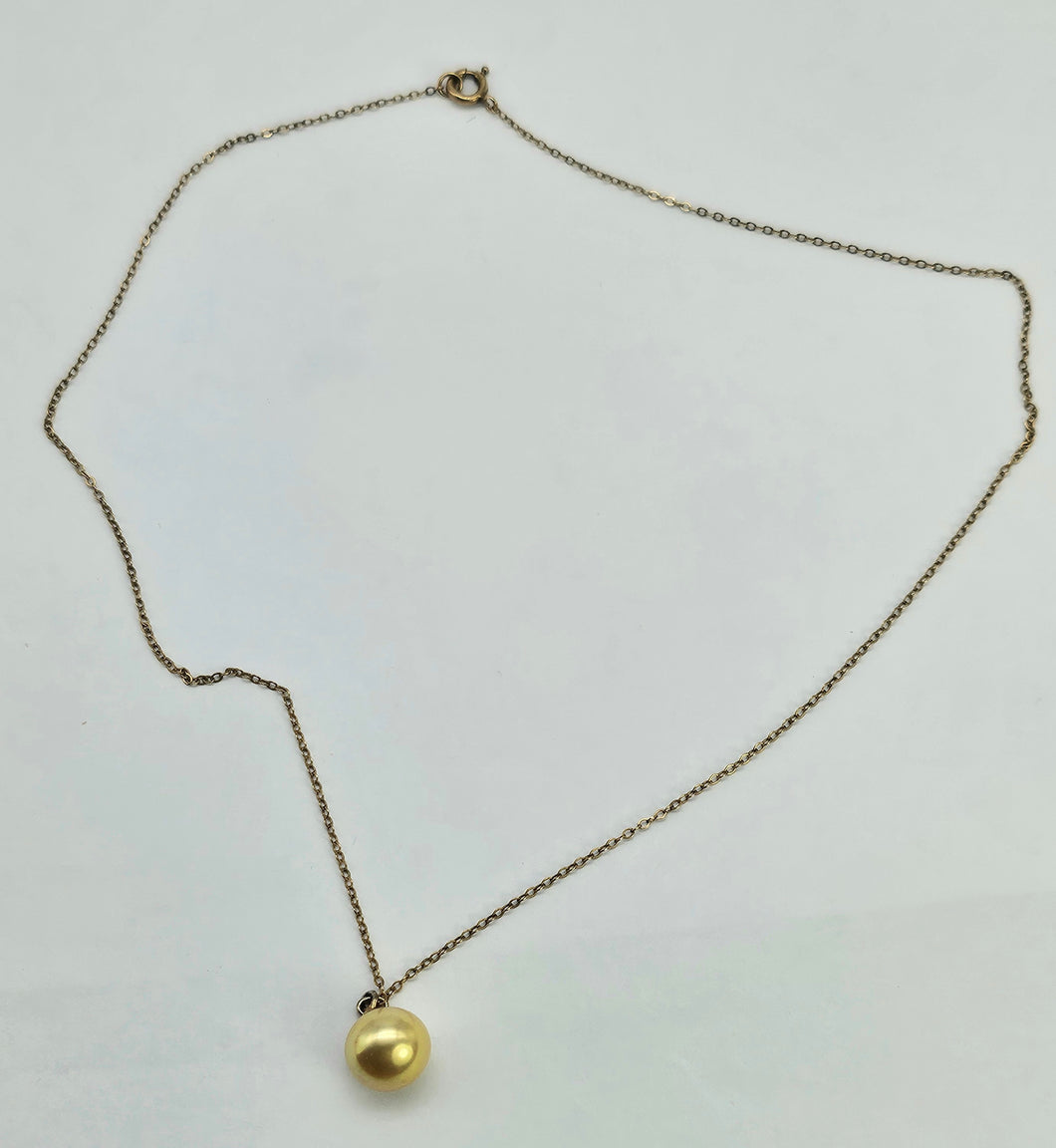 0854: Vintage: Rare; 9ct Gold Necklace (40cm( Golden Cultured Pearl Pendant- lovely combination