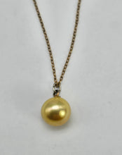 Load image into Gallery viewer, 0854: Vintage: Rare; 9ct Gold Necklace (40cm( Golden Cultured Pearl Pendant- lovely combination
