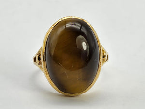 0893: Vintage: 9ct Gold Cabochon Cut Eye of the Tiger Ring-  smooth & mesmeric