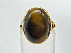 0893: Vintage: 9ct Gold Cabochon Cut Eye of the Tiger Ring-  smooth & mesmeric