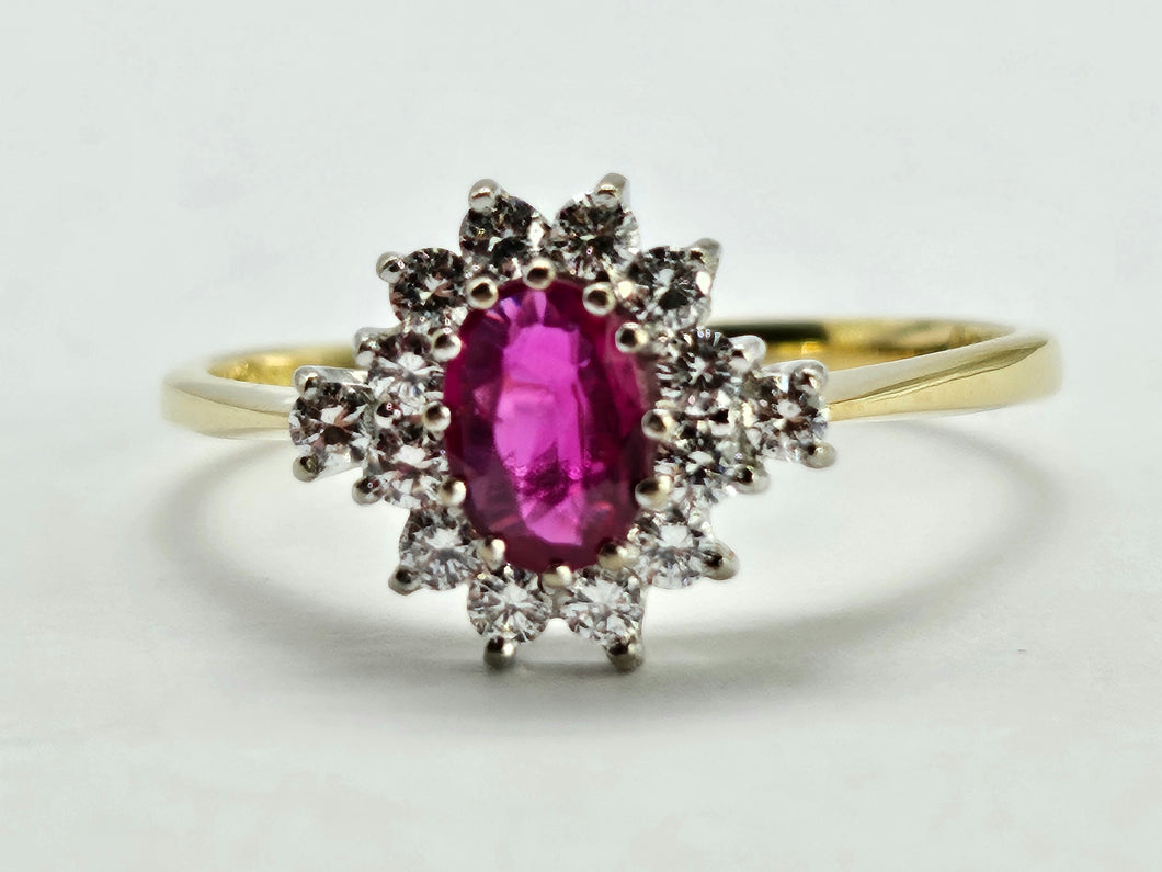 0926: Vintage: 18ct Gold Blood Red Ruby Diamonds Flower Head Ring