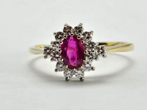 0926: Vintage: 18ct Gold Blood Red Ruby Diamonds Flower Head Ring