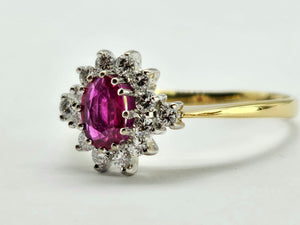 0926: Vintage: 18ct Gold Blood Red Ruby Diamonds Flower Head Ring