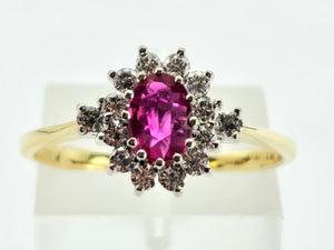 0926: Vintage: 18ct Gold Blood Red Ruby Diamonds Flower Head Ring