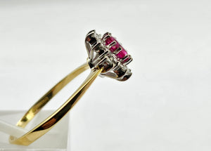 0926: Vintage: 18ct Gold Blood Red Ruby Diamonds Flower Head Ring