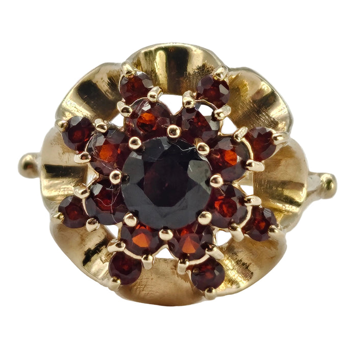 6321 Vintage: 9ct Gold Rich Red Garnets Floral Custer Ring- Pre-1975- Flower power