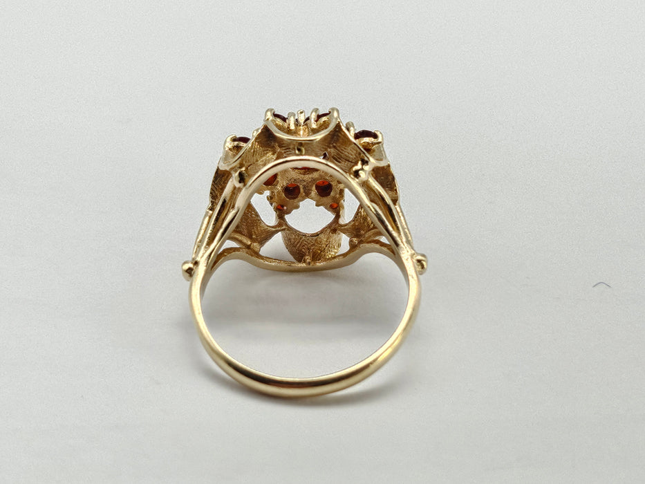 6321 Vintage: 9ct Gold Rich Red Garnets Floral Custer Ring- Pre-1975- Flower power