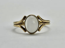 Load image into Gallery viewer, 0803: Vintage: Petite 9ct Gold Cabochon Cut Light Blue Moonstone- delightful
