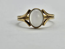 Load image into Gallery viewer, 0803: Vintage: Petite 9ct Gold Cabochon Cut Light Blue Moonstone- delightful
