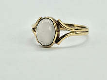 Load image into Gallery viewer, 0803: Vintage: Petite 9ct Gold Cabochon Cut Light Blue Moonstone- delightful
