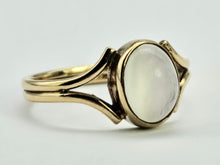 Load image into Gallery viewer, 0803: Vintage: Petite 9ct Gold Cabochon Cut Light Blue Moonstone- delightful
