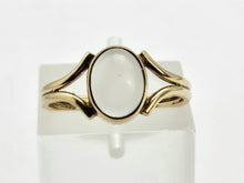 Load image into Gallery viewer, 0803: Vintage: Petite 9ct Gold Cabochon Cut Light Blue Moonstone- delightful
