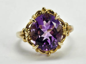 0894: Vintage: 9ct Gold Rich Purple Amethyst Cocktail Ring- superb