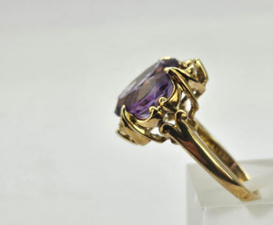 0894: Vintage: 9ct Gold Rich Purple Amethyst Cocktail Ring- superb