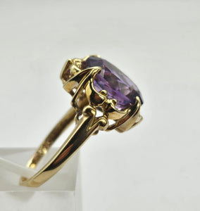 0894: Vintage: 9ct Gold Rich Purple Amethyst Cocktail Ring- superb