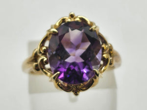 0894: Vintage: 9ct Gold Rich Purple Amethyst Cocktail Ring- superb