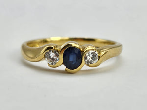 0760: Vintage: 18ct Gold Art Deco Blue Sapphire Diamonds 3 Stone Ring- old is beautiful