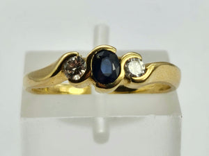 0760: Vintage: 18ct Gold Art Deco Blue Sapphire Diamonds 3 Stone Ring- old is beautiful