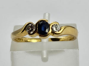 0760: Vintage: 18ct Gold Art Deco Blue Sapphire Diamonds 3 Stone Ring- old is beautiful