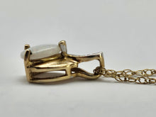 Load image into Gallery viewer, 0839: Vintage: Petite 9ct Gold Necklace (45cm) Small Opal Pendant- nice colours
