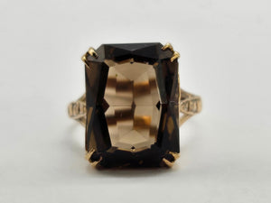 0877: Vintage:: 9ct Gold Emerald Cut Cognac Quartz Ring- Date-Mark 1962