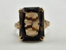 Load image into Gallery viewer, 0877: Vintage:: 9ct Gold Emerald Cut Cognac Quartz Ring- Date-Mark 1962
