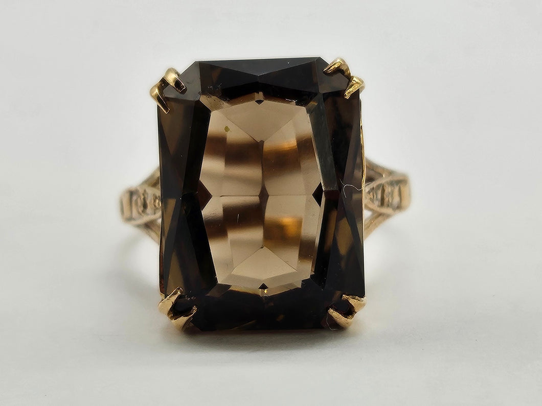 0877: Vintage:: 9ct Gold Emerald Cut Cognac Quartz Ring- Date-Mark 1962