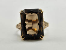 Load image into Gallery viewer, 0877: Vintage:: 9ct Gold Emerald Cut Cognac Quartz Ring- Date-Mark 1962
