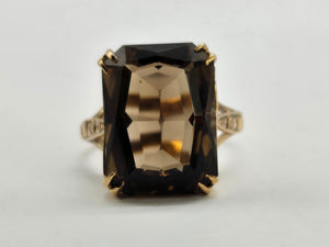 0877: Vintage:: 9ct Gold Emerald Cut Cognac Quartz Ring- Date-Mark 1962